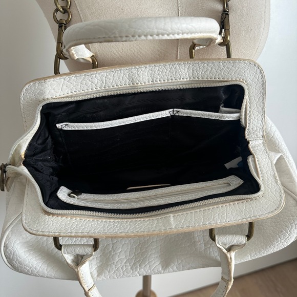 Simply Vera Vera‎ Wang White Satchel Handbag Purse Top Handle Chain Strap - Picture 3 of 6